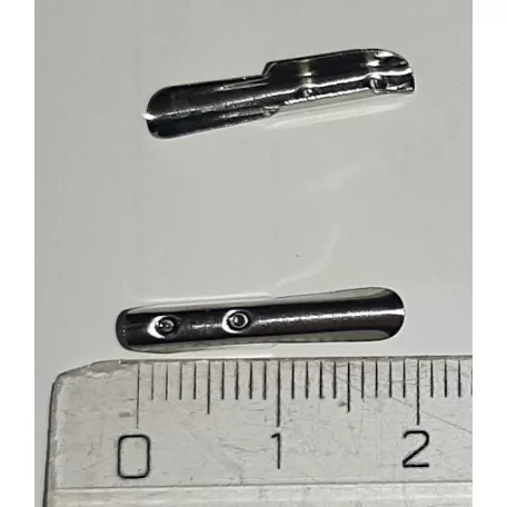 Zsinórvég fém kellék. Dossziékhoz, papírtáskákhoz. 2-3 mm zsinórhoz.  (100 db/kiszerelés)