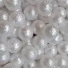 Rusztikus felületű, fehér színű, 10 mm-es fűzhető gyöngy. Furat: 1 mm.  25 db/csomag