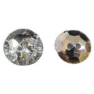 Strassz hatású 14 mm -es (22-es ) gomb, csiszolt műanyag, kétlyukú átvarrós.  Bútorgomb, blúzgomb. 50 db/csomag