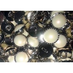   Kardigán gomb 13mm-es, ezüst foglalatban fehér,  ekrü (gyöngyház) és fekete színekben.   10 db -tól