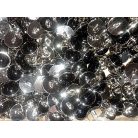 Kardigán gomb 13mm-es, ezüst foglalatban fehér,  ekrü (gyöngyház) és fekete színekben.   10 db -tól