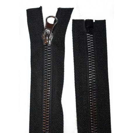 Műanyag cipzár 70 cm  bontható. Fém hatású elegáns műanyag fog ,  arany vagy ezüst foggal.  