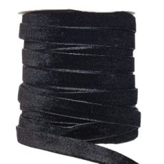   Rugalmas bársony szalag 10 mm,  fekete színben 5 méter/ tekercs . Díszítő, szegőszalag. Velvet. (MH)