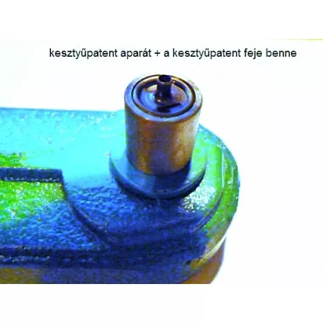 Kesztyűpatent nyomó fej/ aparát, 12,5 mm-es patenthez. 4 részes  szett .
