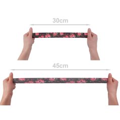   Gumiszalag 30 mm mintás fehér alapon rózsa mintás. 85% poliészter, 15% elasztán.  2 métertől 