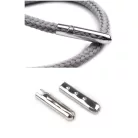 Fém zsinórvégződés 4,5 mm x 22 mm  ezüst színű. 4 mm-es zsinórhoz. 10 db /csomag