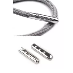  Fém zsinórvégződés 4,5 mm x 22 mm  ezüst színű. 4 mm-es zsinórhoz. 10 db /csomag