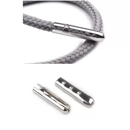 Fém zsinórvégződés 4,5 mm x 22 mm  ezüst színű. 4 mm-es zsinórhoz. 10 db /csomag