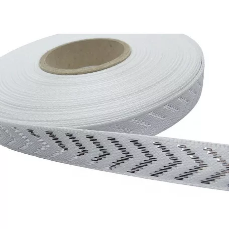 Dekorációs szalag fehér alapon ezüst lurex mintával 15 mm 25 méter / orsó. E.rősített széllel