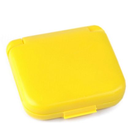 Uti varrókészlet tokban, praktikus szétnyitható. Méretek: 6,8 x 7 cm.  Praktikus tartalommal!