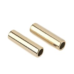   Cső alakú fém zsinórvég díszítő 5,6 mm. Arany vagy ezüst színben.  Rozsdamentes. Méretek: 7,7 mm  x 27 mm 100 db/csomag 