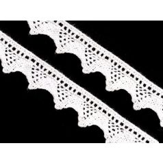   Pamut csipke szél 18 mm ,  fekete vagy fehér színben .  27 méter/ kiszerelés.  Vertcsipke.