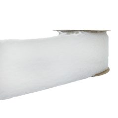   Műszörme szalag hófehér színű 63 mm 2,7 méter, dekorációs kellék. (02) Manó szakáll. Szőrös szalagok. 